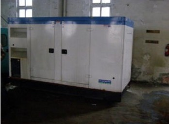 海南藏族康明斯150kw大型柴油二手发电机组 海南藏族康明斯150kw大型柴油二手发电机组